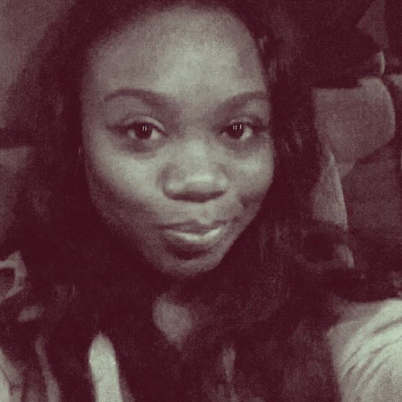 Meet your Posher, Teonia - Picture 1 of 1